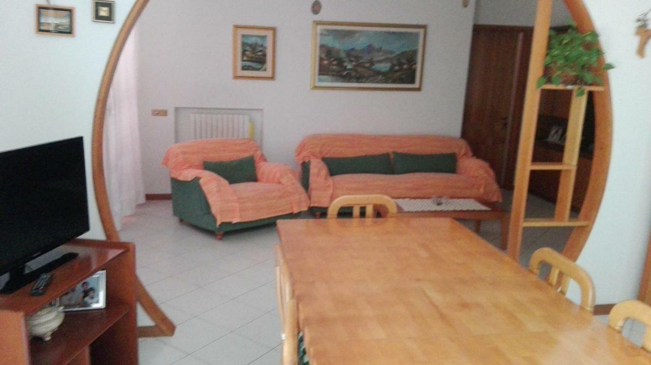 Apartament Country House Bike Friendly Famiglia Belleggia Porto SantʼElpidio Zewnętrze zdjęcie